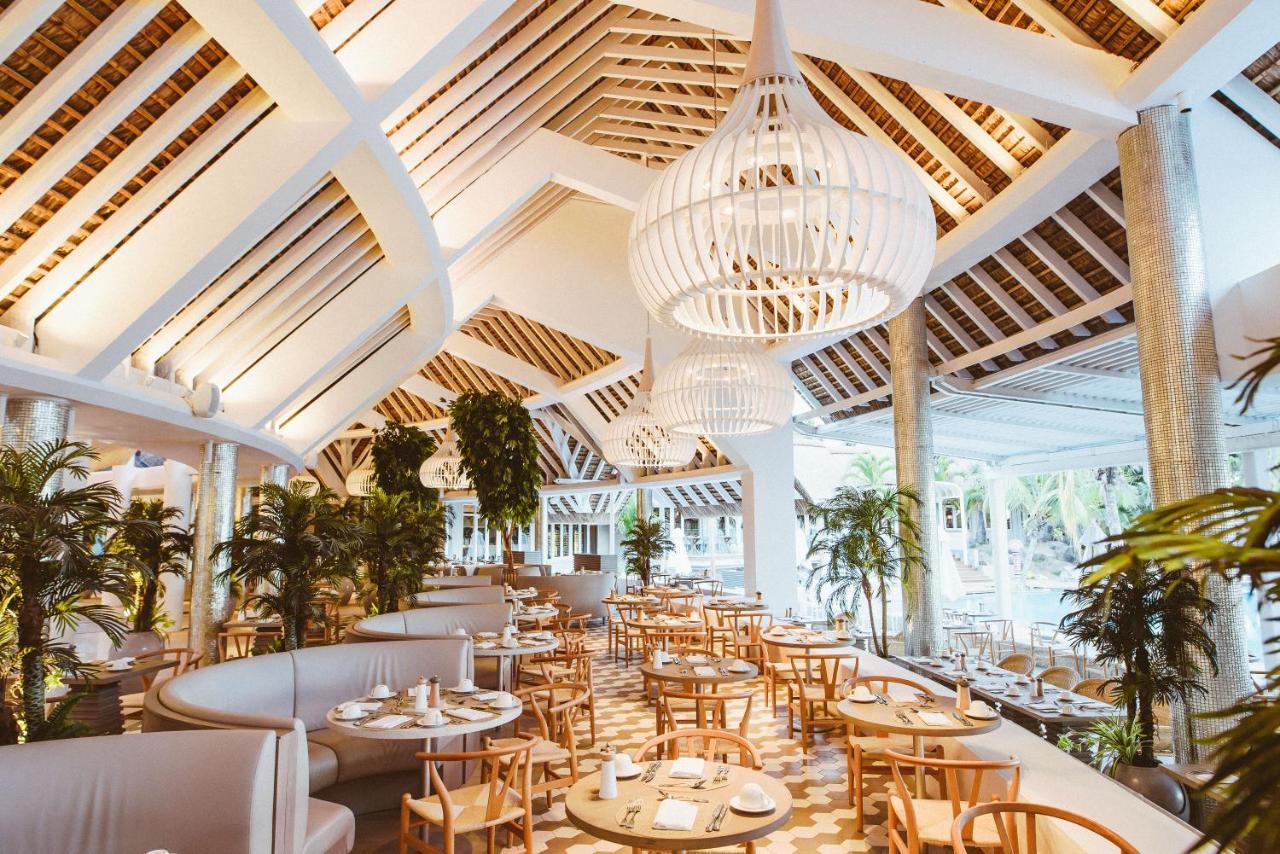 Lux* Grand Gaube Resort & Villas Exteriér fotografie The interior of the restaurant