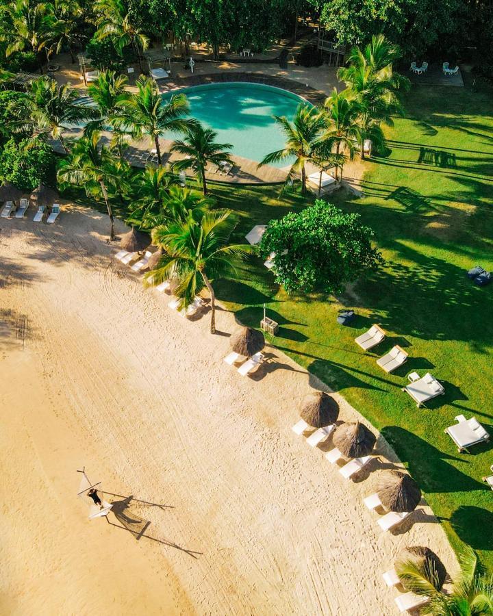 Lux* Grand Gaube Resort & Villas Exteriér fotografie Aerial view of the beach at the resort