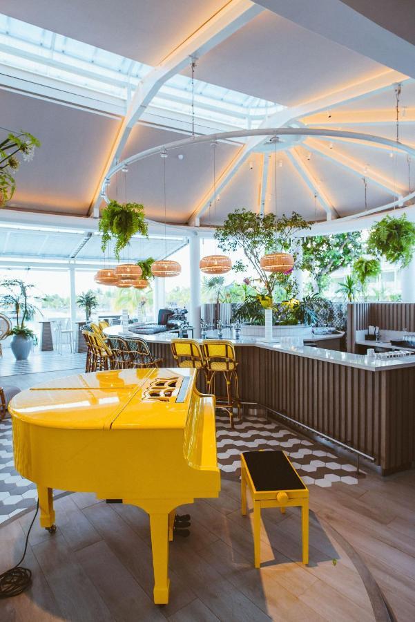 Lux* Grand Gaube Resort & Villas Exteriér fotografie The interior of the restaurant