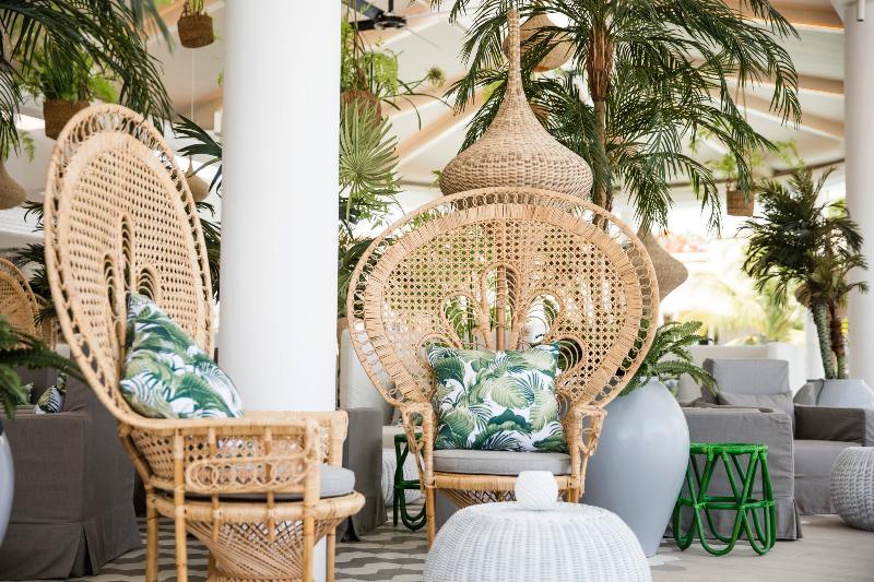 Lux* Grand Gaube Resort & Villas Exteriér fotografie The interior of the hotel