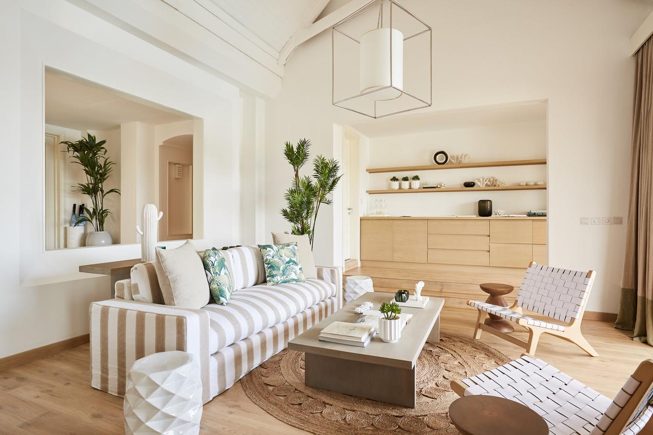 Lux* Grand Gaube Resort & Villas Exteriér fotografie A living room at the 1 Hotel South Beach